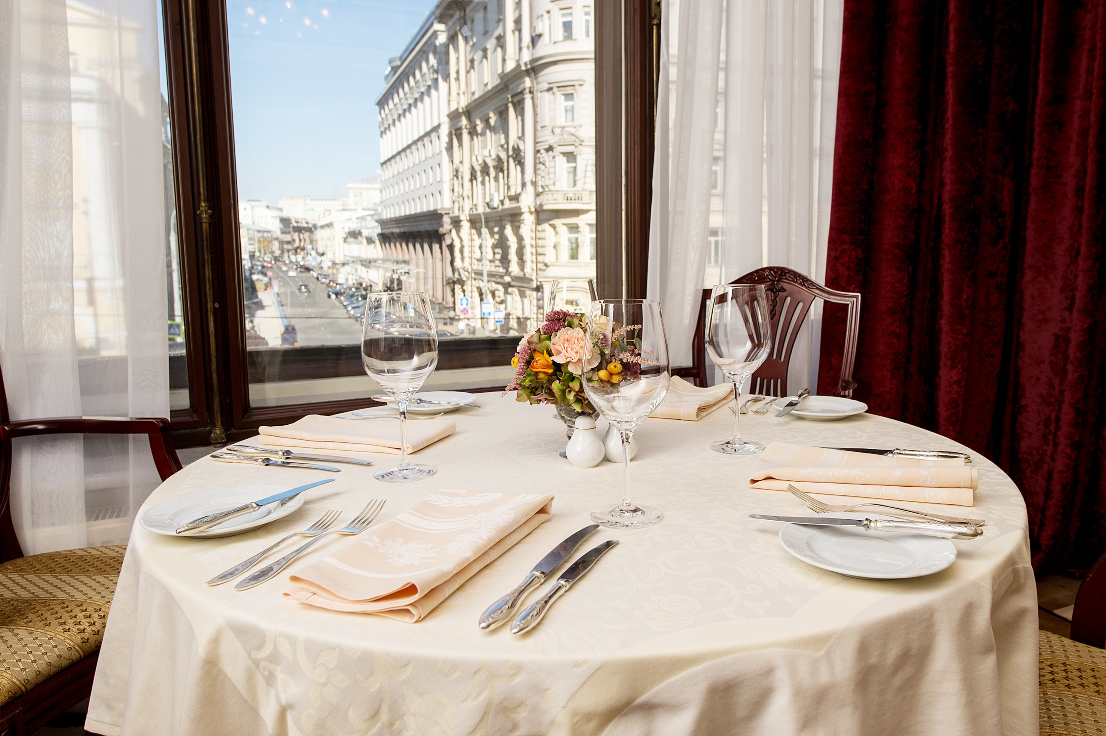 Балчуг кемпински завтрак. Бранч в метрополе. Завтрак в метрополе. Ресторан метрополь москва. Завтрак в метрополь москва.